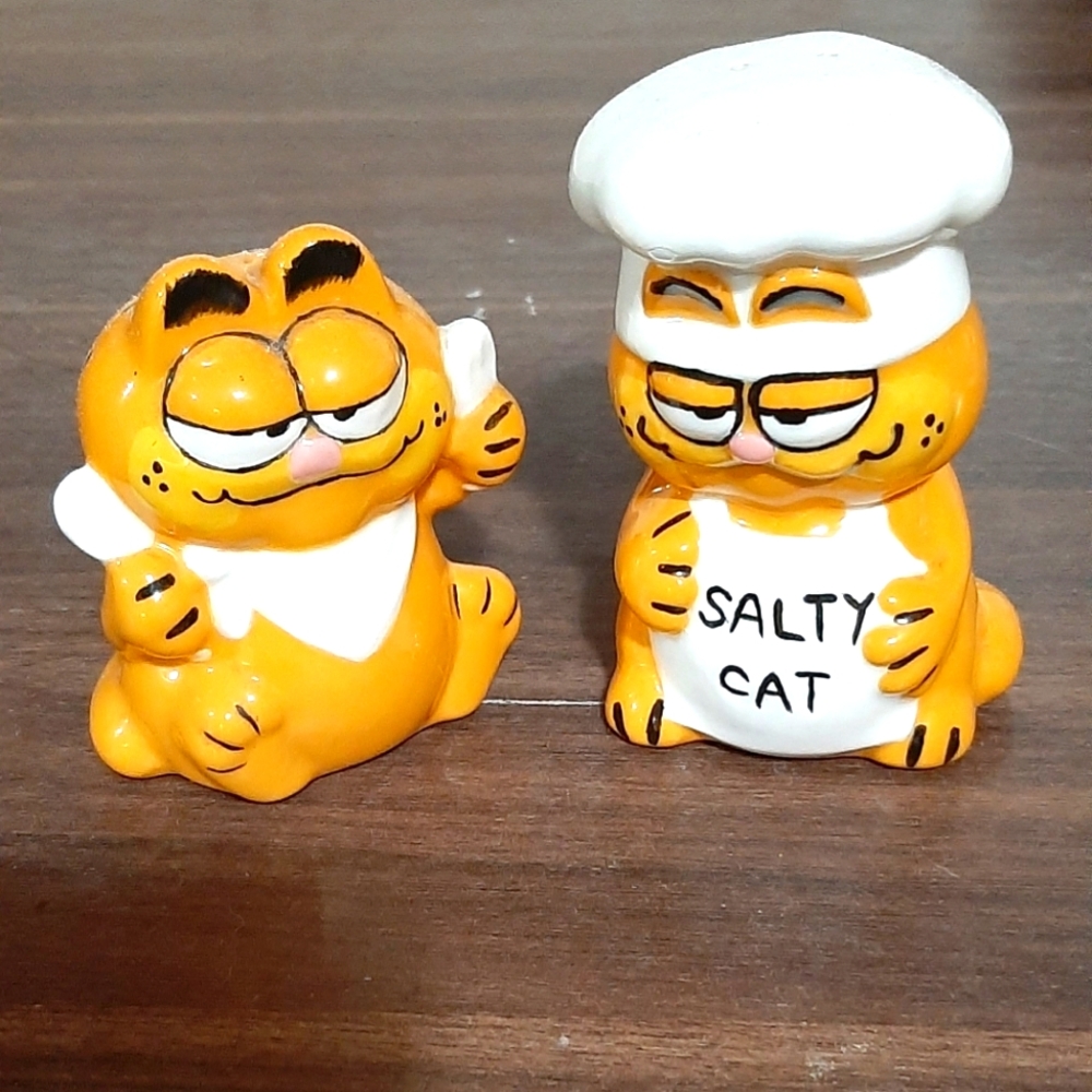 Garfield salt and pepper